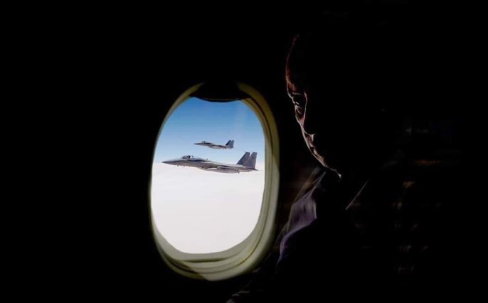 Saudi Arabia's F16s accompanied Iraqi PM's plane before landing at Riyadh airport.  Photo taken by PM Kadhimi's Kurdish photographer