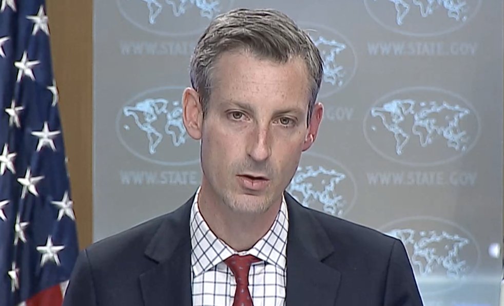 When asked to comment on SaudiArabia considers accepting Yuan Instead of Dollars for Chinese oil sales, @StateDeptSpox said We don't have a specific reaction to that.what we are not asking countries to do is to choose b/t the US and China. we seek to give them choices