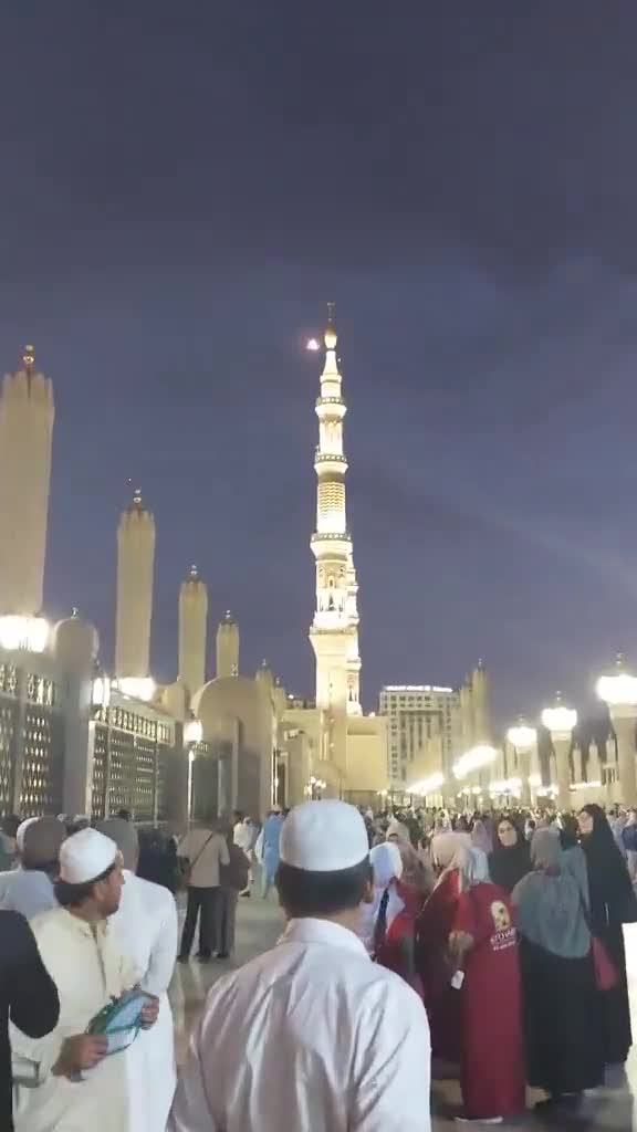 Saudi Arabia: Footage reportedly showing the moment Houthi missile or drone intercepted near Medina en route to Israel
