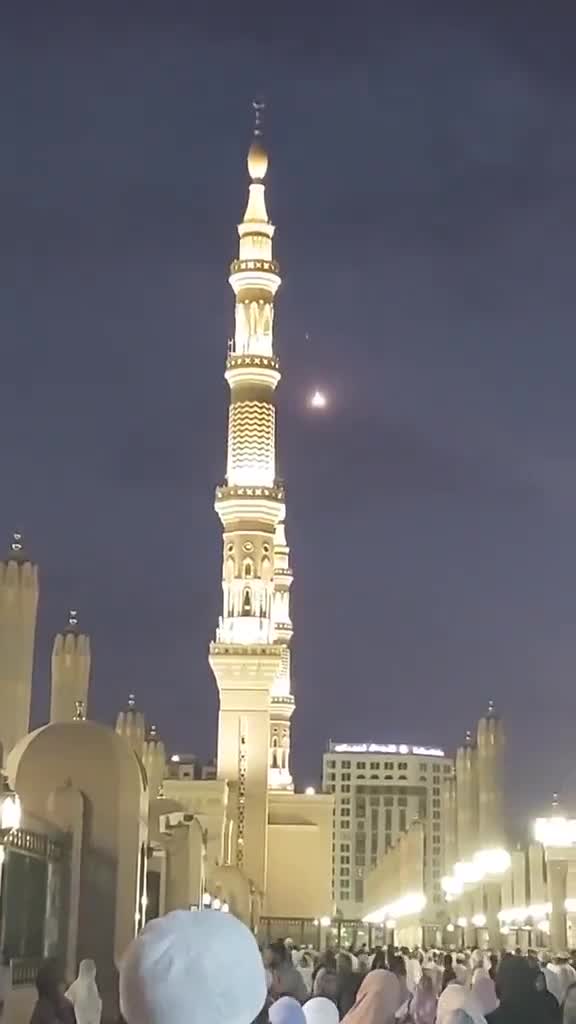 Saudi Arabia: Footage reportedly showing the moment Houthi missile or drone intercepted near Medina en route to Israel